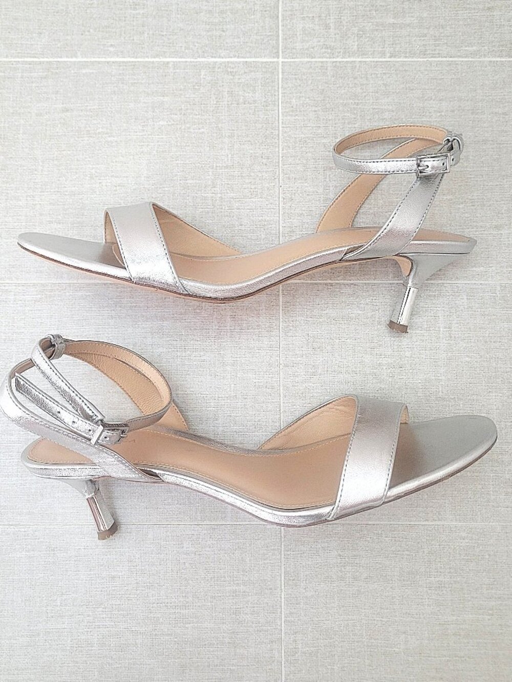 Via Spiga Metallic Silver Kitten Heels Open-Toe Sandals  Sz 8.5